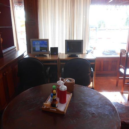 Chanthasom Guesthouse Ban Nongdouang Exteriör bild