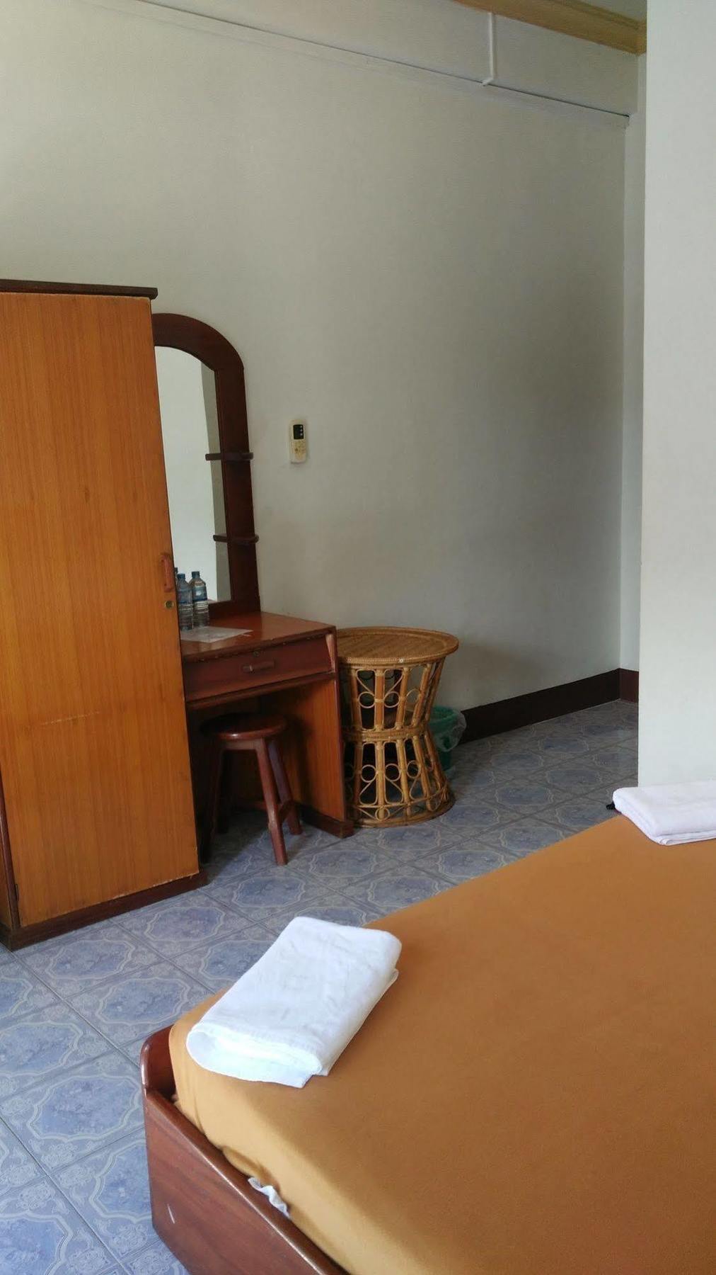 Chanthasom Guesthouse Ban Nongdouang Exteriör bild