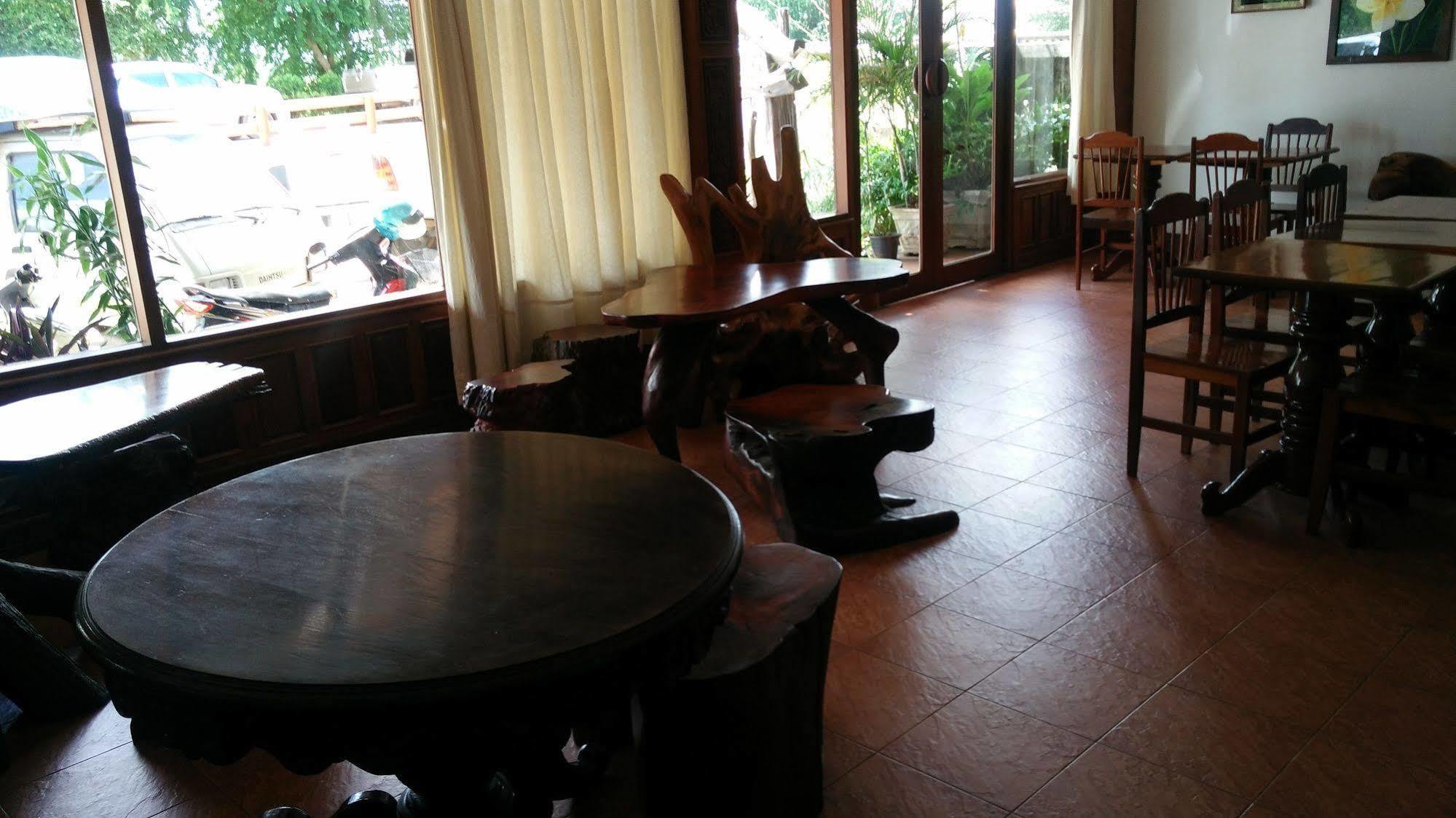 Chanthasom Guesthouse Ban Nongdouang Exteriör bild